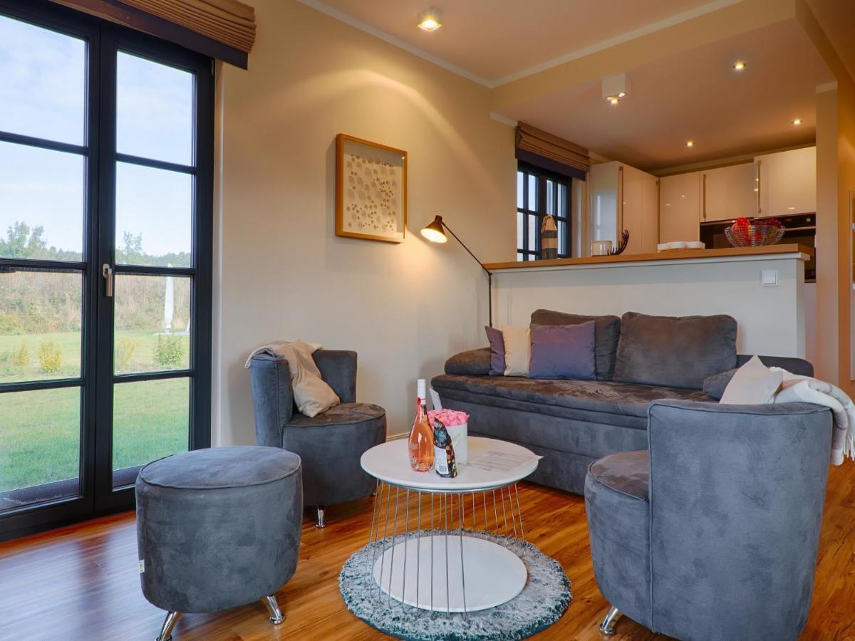 Reetland Am Meer - Premium Reetdachvilla Mit 3 Schlafzimmern, Sauna, Kamin Und Massagesessel F05 Dranske Exterior photo