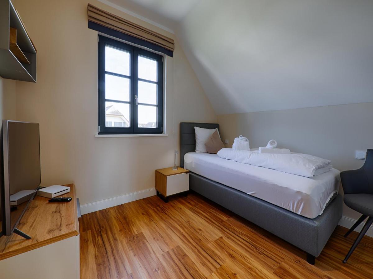 Reetland Am Meer - Premium Reetdachvilla Mit 3 Schlafzimmern, Sauna, Kamin Und Massagesessel F05 Dranske Exterior photo
